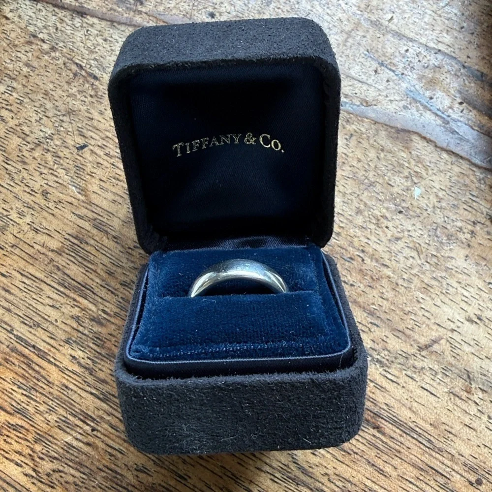 Tiffany & Co. Platinum Wedding Band 6.5mm Size 7 14g Original Box & Paperwork